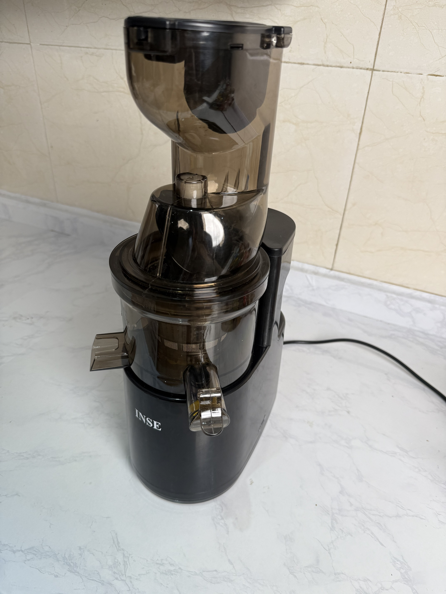 INSE Electric Fruit presses, Juicer Machines, Cold Press Juicer,500W Copper Motor, Dual Filtration System, Perfect for Home & Juice Bars-FP10